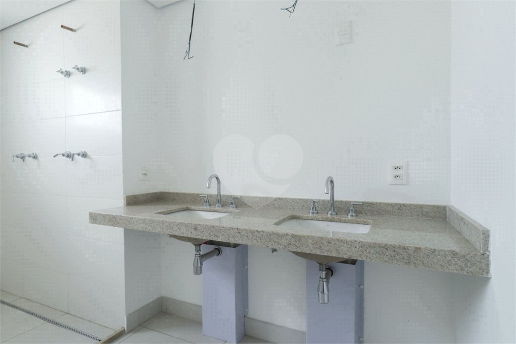 Apartamento à venda com 3 quartos, sendo 2 suítes,  em Brooklin, São Paulo, SP
