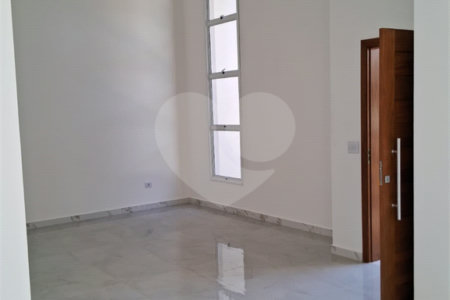 Casa Térrea à venda com 3 quartos, sendo 1 suíte, em Parque Rizzo, Cotia, SP
