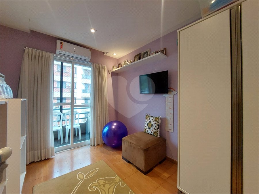 Apartamento à venda com 3 quartos, sendo 1 suíte, em Real Parque, São Paulo, SP