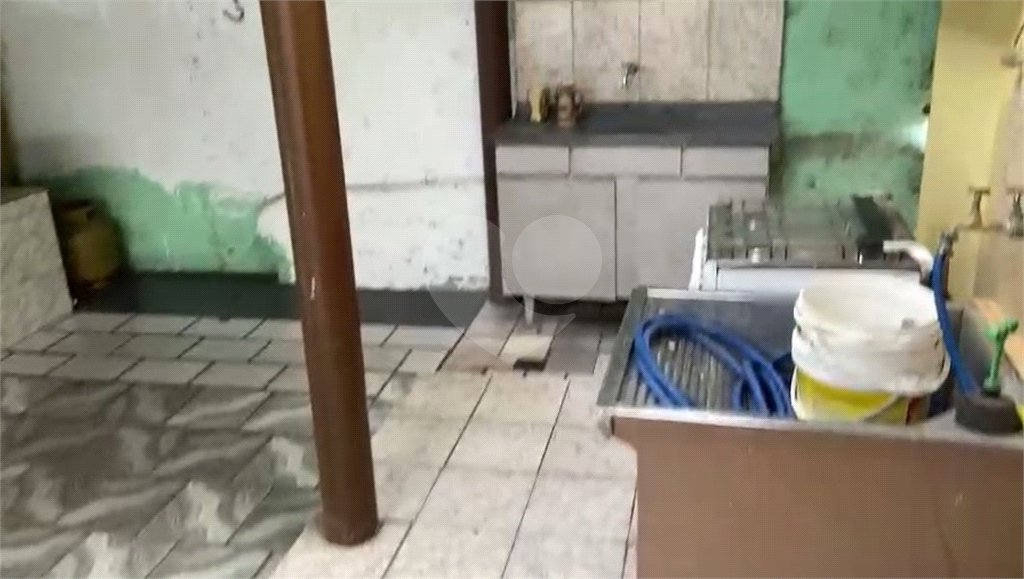 Casa à venda com 3 quartos, sendo 1 suíte,  no Centro, Salto, SP