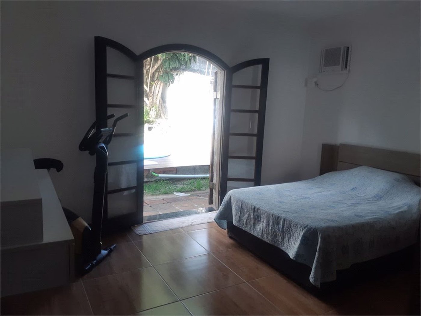 Casa com 4 dormitórios à venda, 180 m² por R$ 650.000,00 - Jardim Virginia - Guarujá/SP