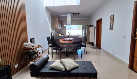 Casa à venda com 3 quartos, sendo 1 suíte,  em Pinheirinho, Vinhedo, SP