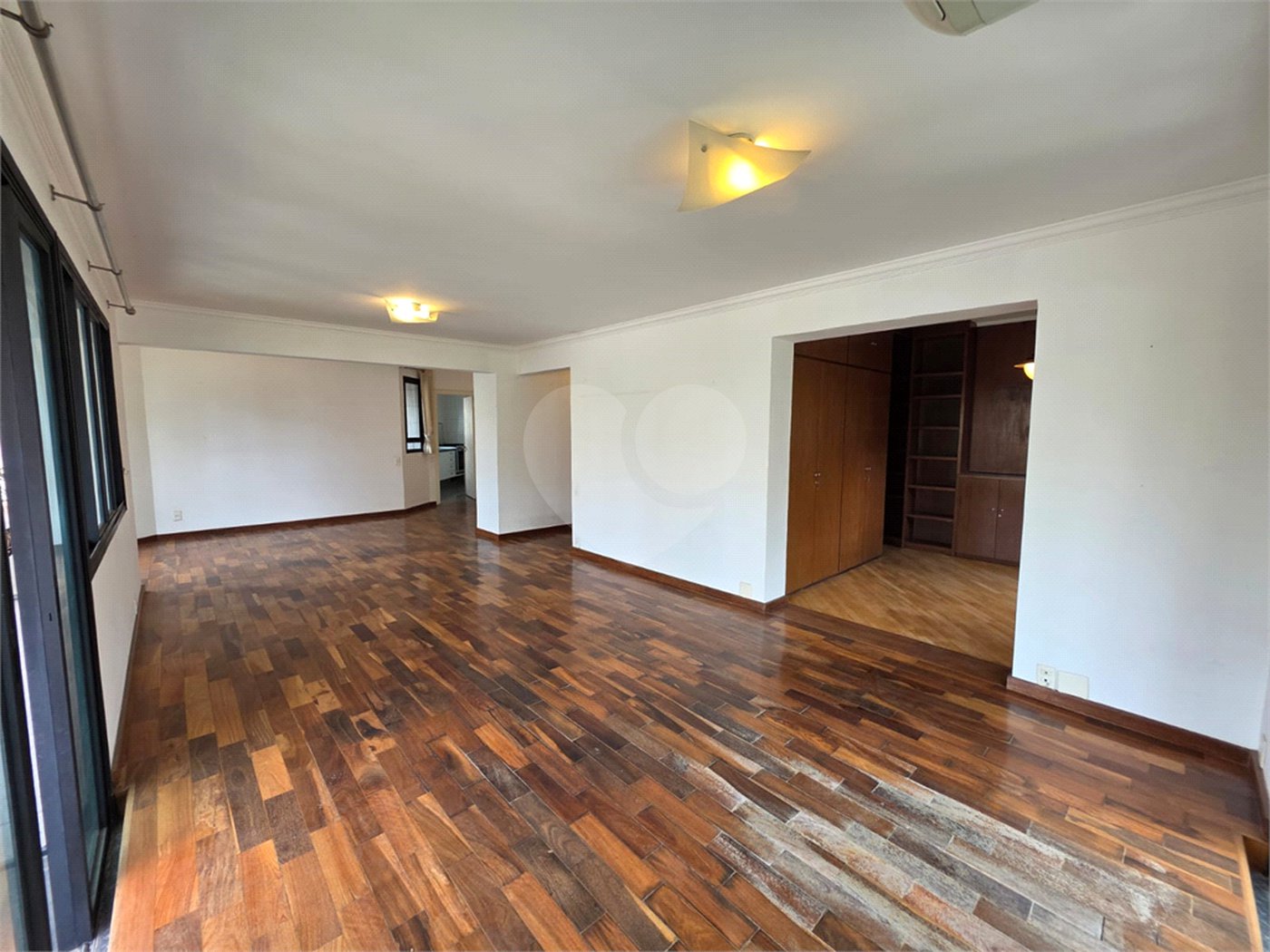 Apartamento à venda com 3 suítes em Vila Uberabinha, São Paulo, SP