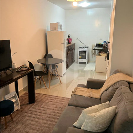 Casa à venda com 2 suítes no condomínio Jd. Avelino II, São Paulo - SP