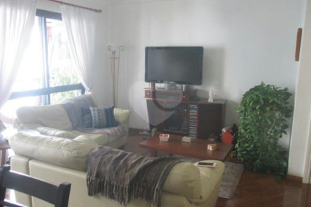 Apartamento à venda com 3 quartos, sendo 1 suíte, em Real Parque, São Paulo, SP