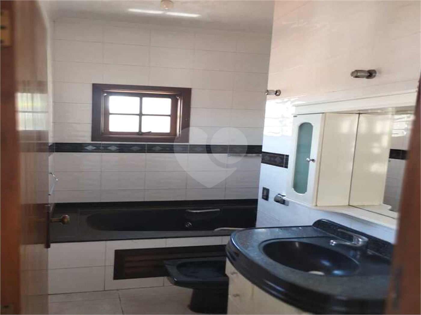Casa à venda com 4 quartos, sendo 1 suíte,  em Santana, São Paulo, SP