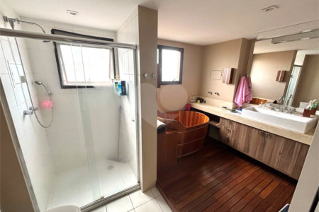 Apartamento à venda com 3 suítes em Granja Julieta, São Paulo, SP