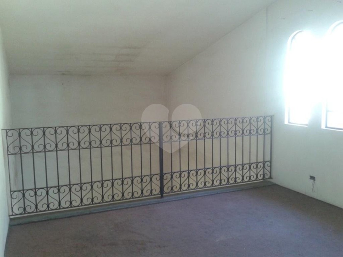 Sobrado à venda ou para alugar com 3 quartos, sendo 1 suíte,  em Horto, São Paulo, SP