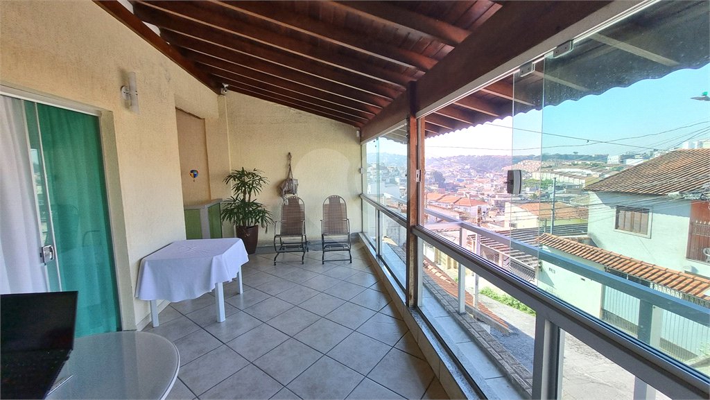 Sobrado à venda com 4 quartos, sendo 1 suíte, em Tremembé, São Paulo, SP