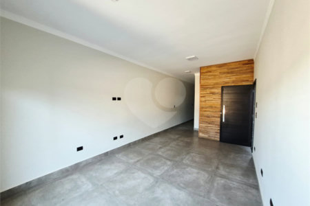 Sobrado à venda com 3 quartos, sendo 1 suíte, em Jardim do Lago, Atibaia, SP