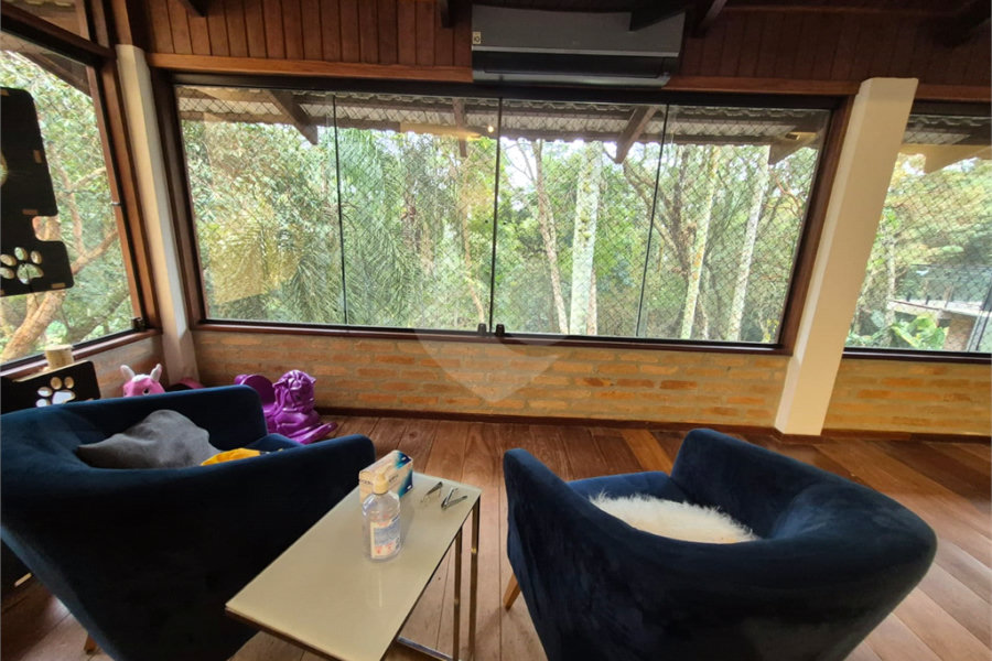 Sobrado para alugar com 4 suítes em Serra da Cantareira, Mairiporã, SP
