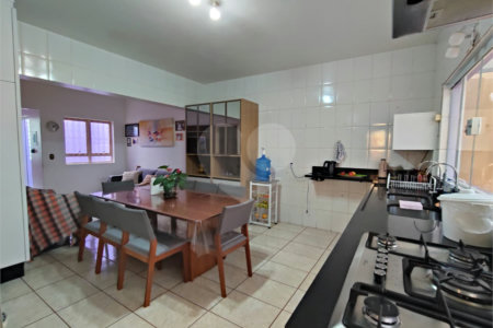 Casa à venda com 5 quartos, sendo 3 suítes, no Centro, Itapetininga, SP