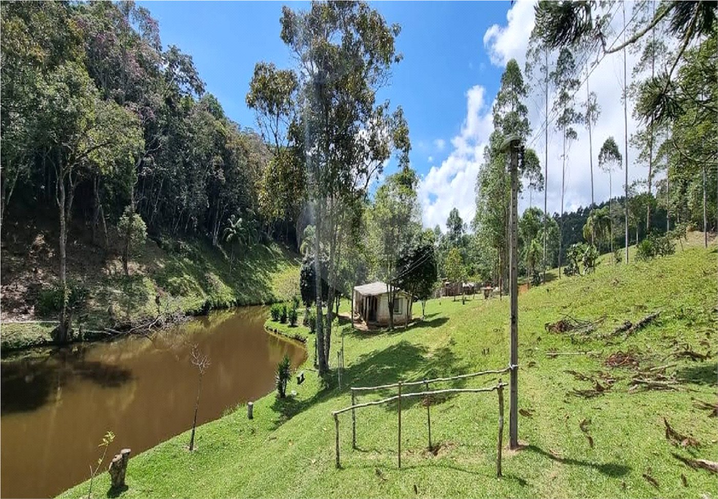 Sítio à venda com 2 quartos, sendo 1 suíte, no Centro, Salesópolis, SP
