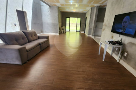 Casa à venda com 3 suítes no condomínio Residencial Jardim Primavera, Louveira - SP