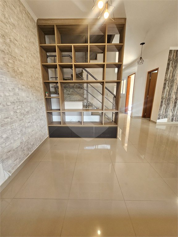 Sobrado à venda com 3 quartos, sendo 1 suíte,  em Vila Nivi, São Paulo, SP
