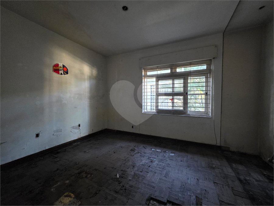 Casa à venda com 4 quartos, sendo 1 suíte, em Indianópolis, São Paulo, SP