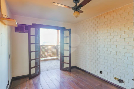 Sobrado à venda com 3 quartos, sendo 1 suíte,  em Jardim Leonor, São Paulo, SP