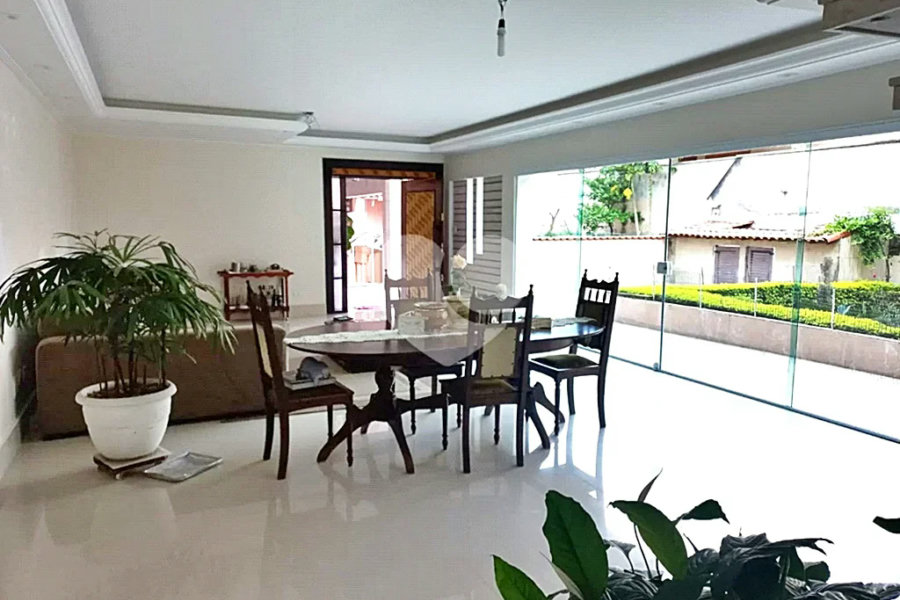 Sobrado à venda com 5 quartos, sendo 4 suítes, em Santana, São Paulo, SP