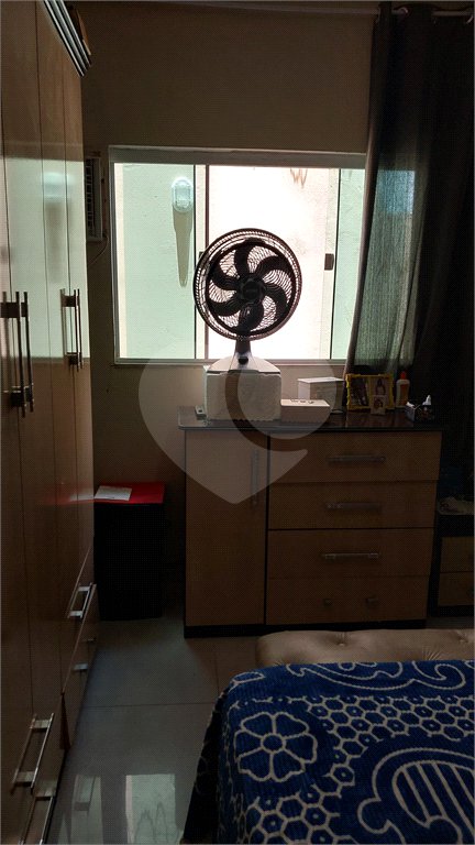 Casa à venda com 4 quartos, sendo 2 suítes, no condomínio Vivendas do Mendanha, Rio de Janeiro - RJ