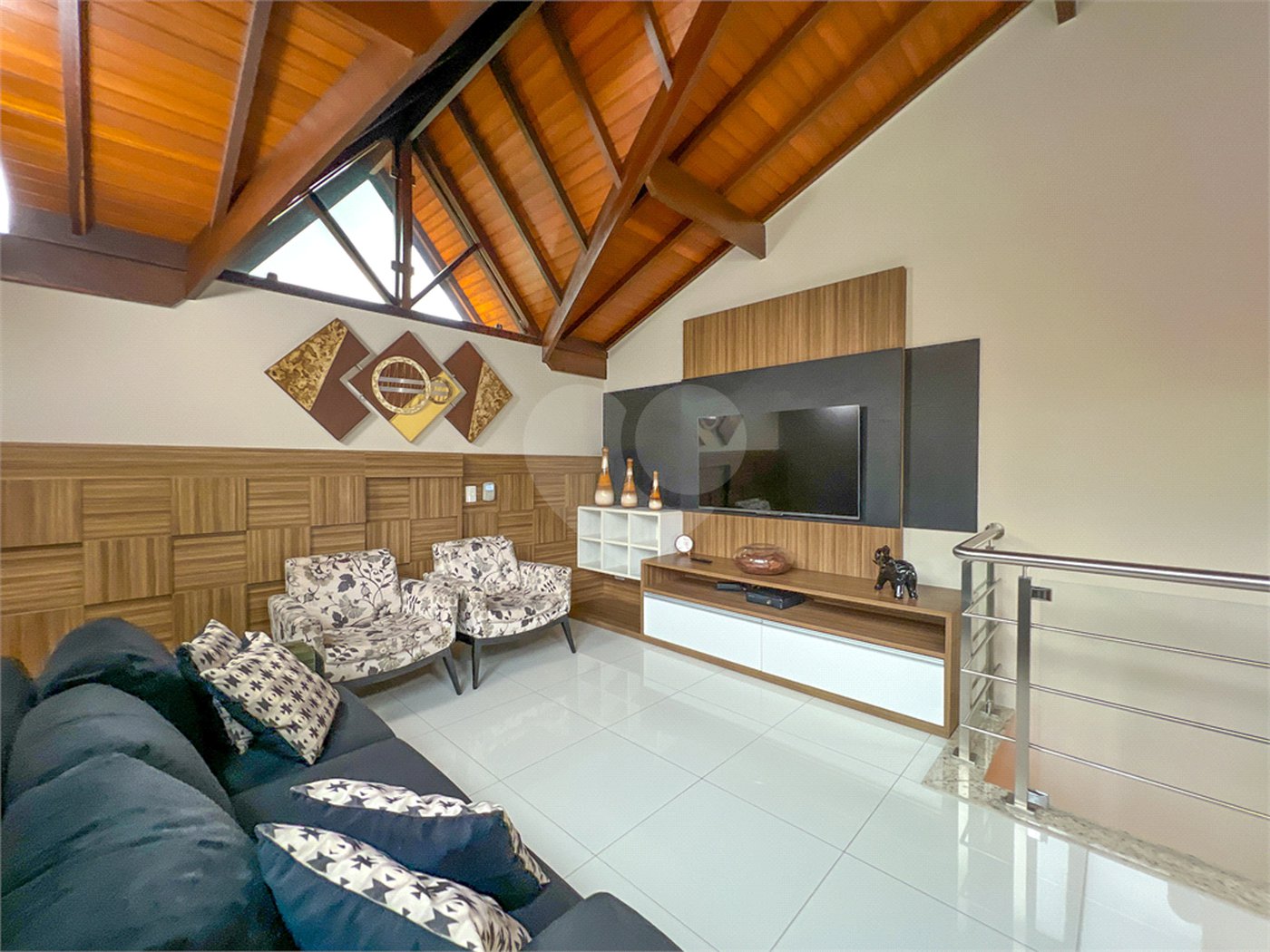 Casa à venda com 4 quartos, sendo 2 suítes,  no condomínio Floradas da Serra, São Paulo - SP