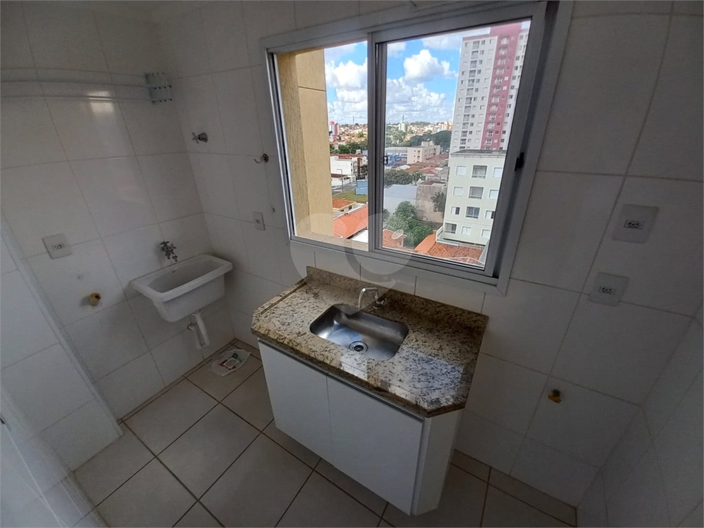 Apartamento no Condomínio Veneza