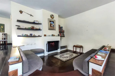 Sobrado à venda com 4 quartos, sendo 2 suítes, em Jardim Morumbi, São Paulo, SP