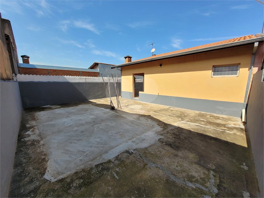 Sobrado à venda com 3 quartos, sendo 1 suíte, em Jardim Morada do Sol, Indaiatuba, SP
