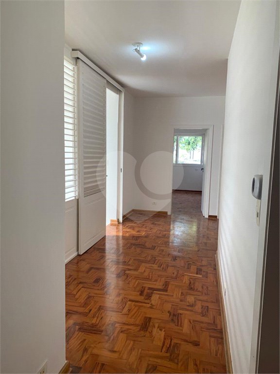 Casa à venda com 4 quartos, sendo 2 suítes, em Brooklin, São Paulo, SP