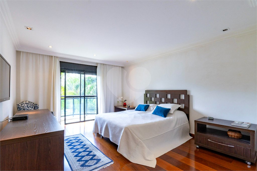Apartamento à venda com 3 suítes em Vila Suzana, São Paulo, SP
