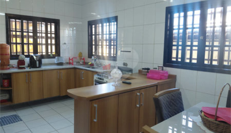 Sobrado à venda com 3 quartos, sendo 1 suíte,  em Tremembé, São Paulo, SP