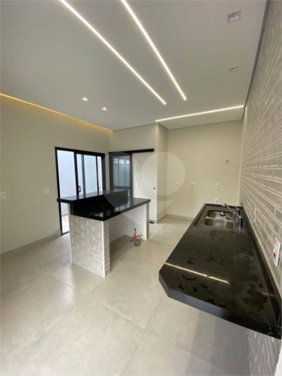 Casa à venda com 3 quartos, sendo 1 suíte, no condomínio Lagos D´icaraí, Salto - SP
