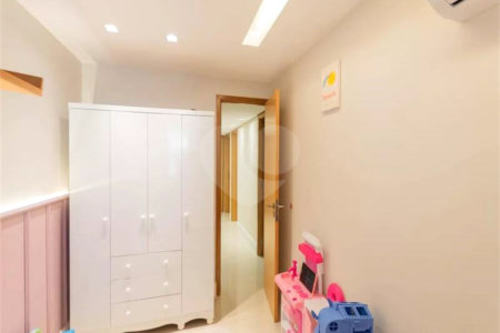 Apartamento à venda com 4 quartos, sendo 1 suíte,  em Tijuca, Rio de Janeiro, RJ