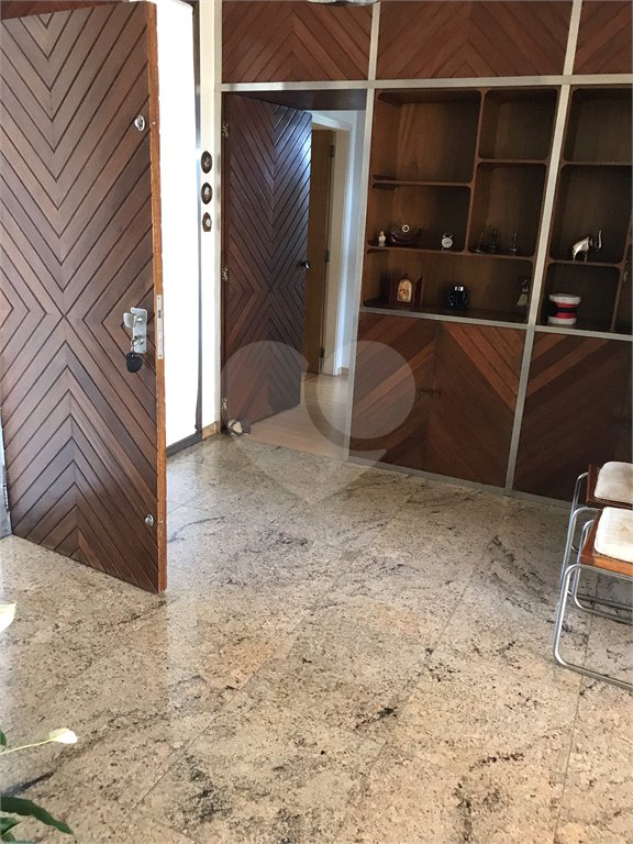 Sobrado à venda com 5 quartos, sendo 1 suíte, em Jardim São Bento, São Paulo, SP
