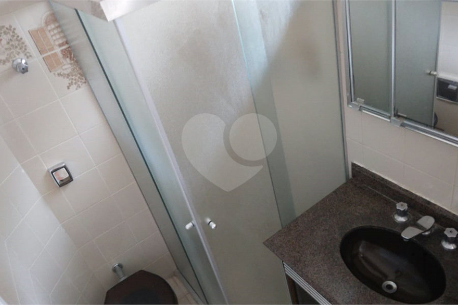Sobrado à venda com 4 quartos em Santa Terezinha, São Paulo, SP