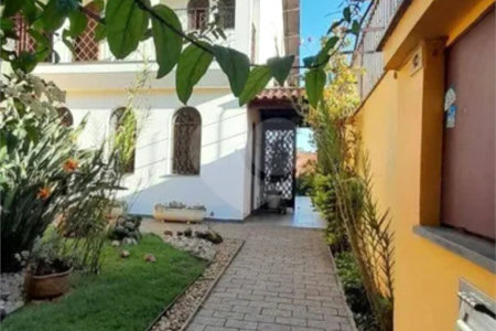 Sobrado à venda com 4 quartos, sendo 1 suíte, em Jardim Pinheiros, São Paulo, SP
