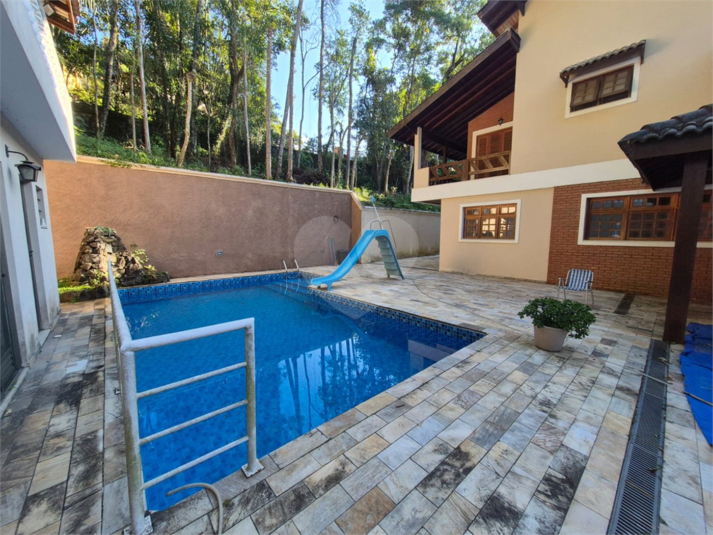 Casa à venda com 4 suítes no condomínio Alpes da Cantareira, Mairiporã - SP
