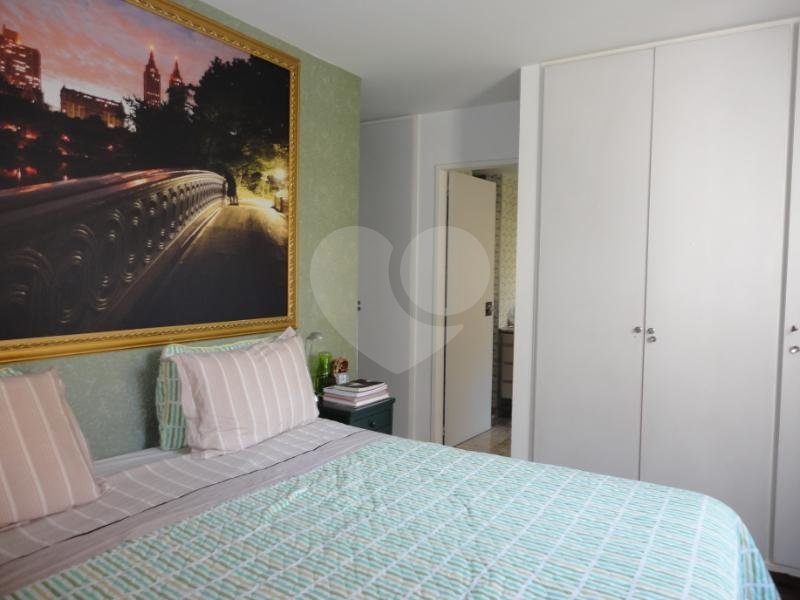 Apartamento à venda com 3 quartos, sendo 1 suíte, em Moema, São Paulo, SP