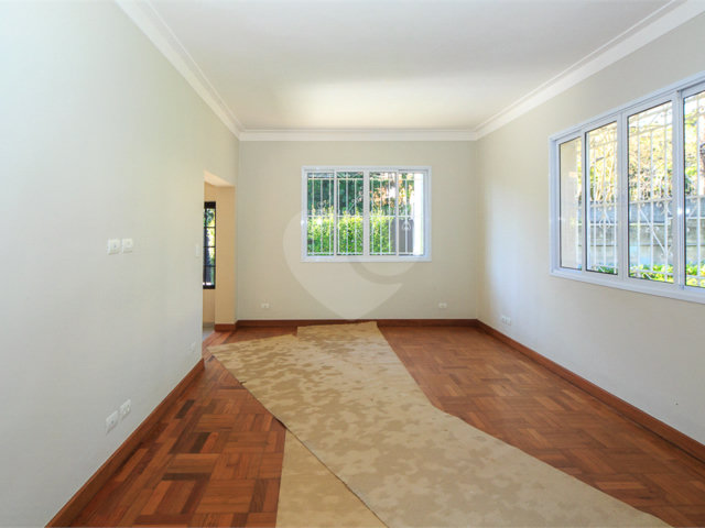 Casa Térrea à venda com 3 quartos, sendo 1 suíte,  em Alto da Boa Vista, São Paulo, SP