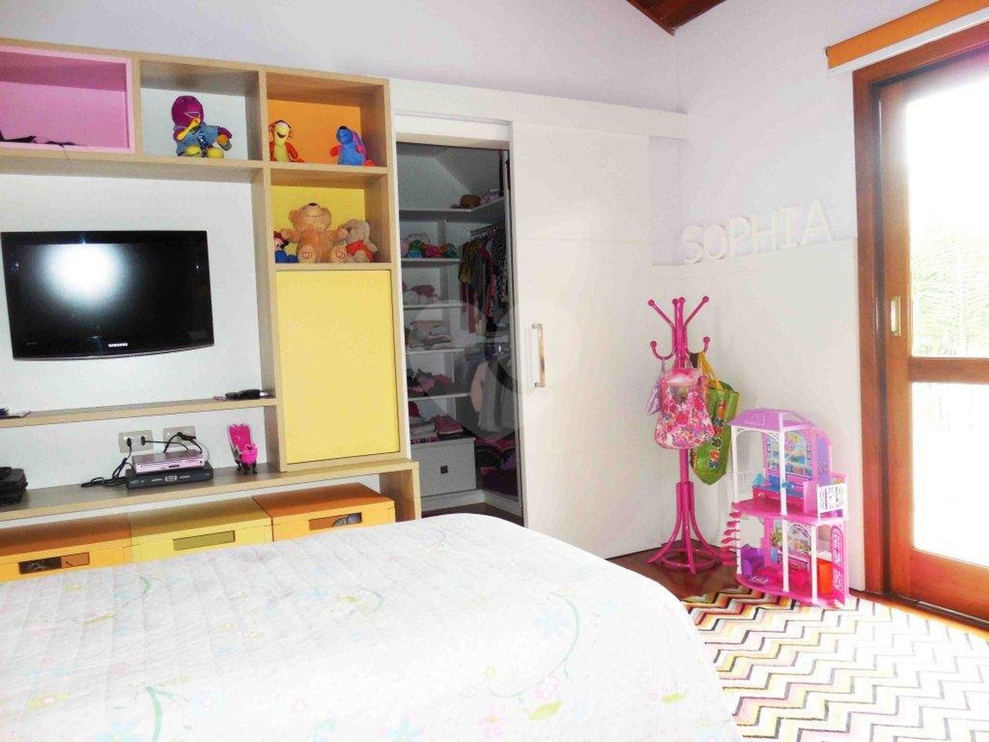 Casa à venda com 4 suítes no condomínio Vilaggio Monte Alegre, São Paulo - SP