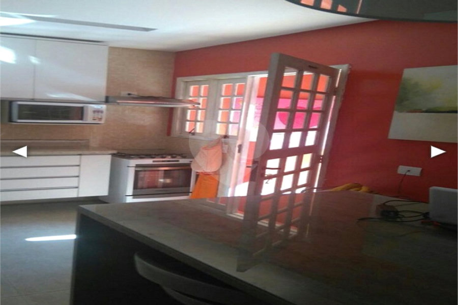 Condomínio à venda com 3 quartos, sendo 1 suíte,  em Horto Florestal, São Paulo, SP