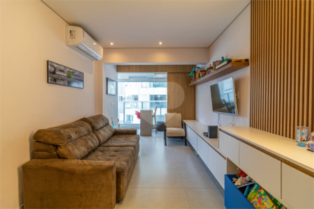 Apartamento à venda com 3 quartos, sendo 1 suíte, em Granja Julieta, São Paulo, SP