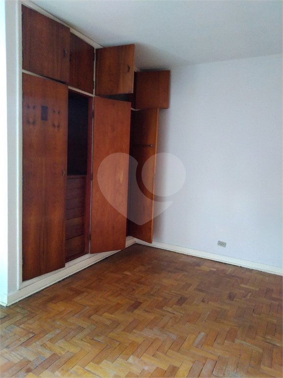 Sobrado à venda com 3 quartos em Vila Cordeiro, São Paulo, SP