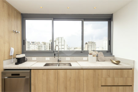 Apartamento à venda com 3 quartos, sendo 2 suítes, em Cerqueira César, São Paulo, SP