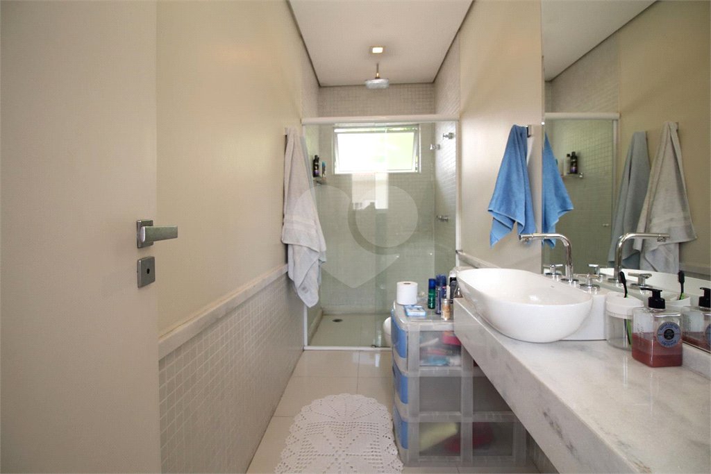 Casa à venda com 3 quartos, sendo 1 suíte, em Vila Mariana, São Paulo, SP
