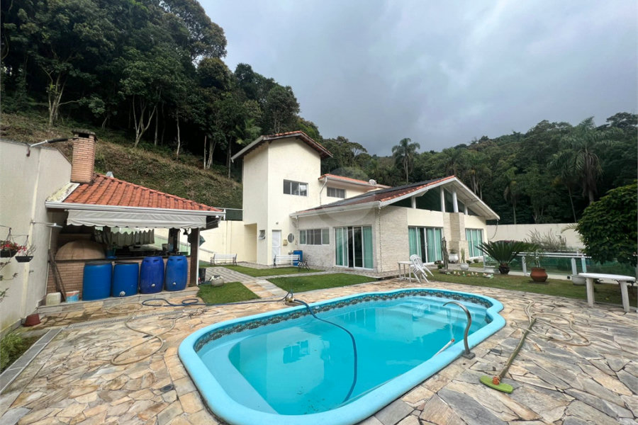 Casa à venda com 4 suítes no condomínio Parque Petrópolis 4 Secção, Mairiporã - SP