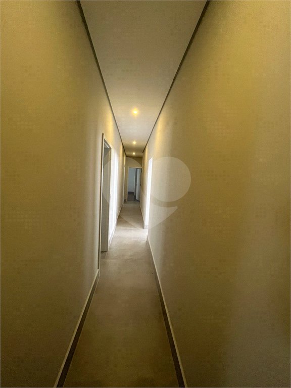 Casa à venda com 4 suítes no condomínio Figueira Garden, Atibaia - SP