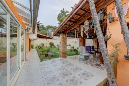 Casa Térrea à venda com 4 quartos, sendo 3 suítes, em Interlagos, São Paulo, SP