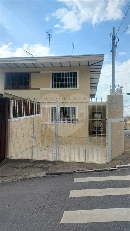 Sobrado à venda com 3 quartos, sendo 1 suíte, em Parque Vitória, São Paulo, SP