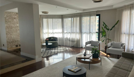 Apartamento à venda com 4 quartos, sendo 3 suítes, em Moema, São Paulo, SP
