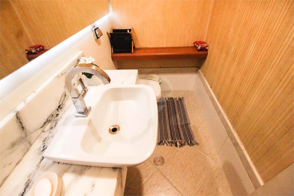 Sobrado à venda com 3 quartos, sendo 1 suíte, em Parada Inglesa, São Paulo, SP